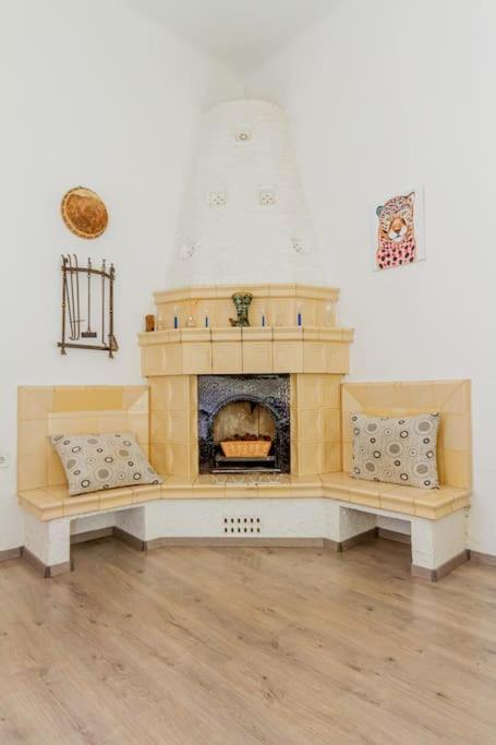 Oktogon Spacious Ac Balcony Apartment *