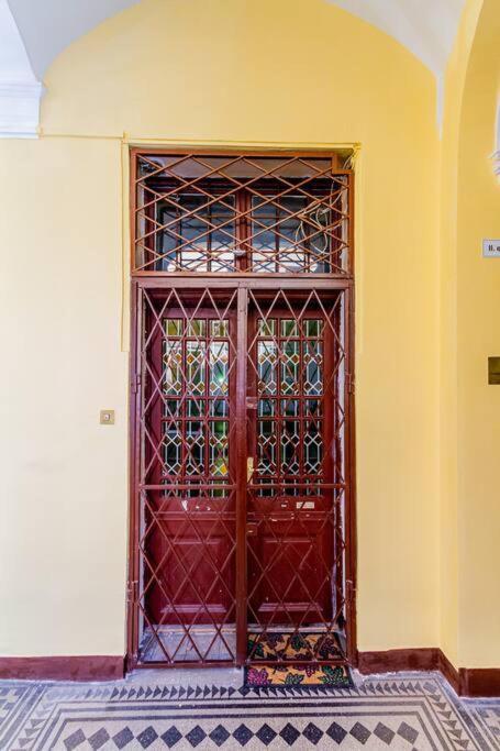 Apartment Oktogon Spacious Ac Balcony