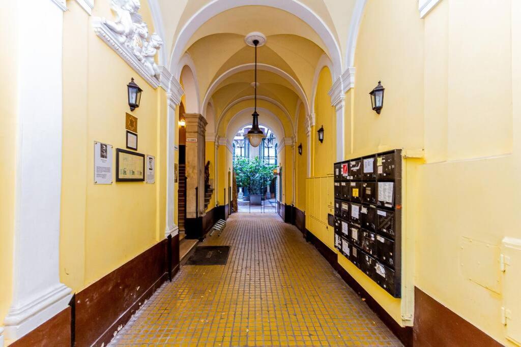 Apartment Oktogon Spacious Ac Balcony Budapest